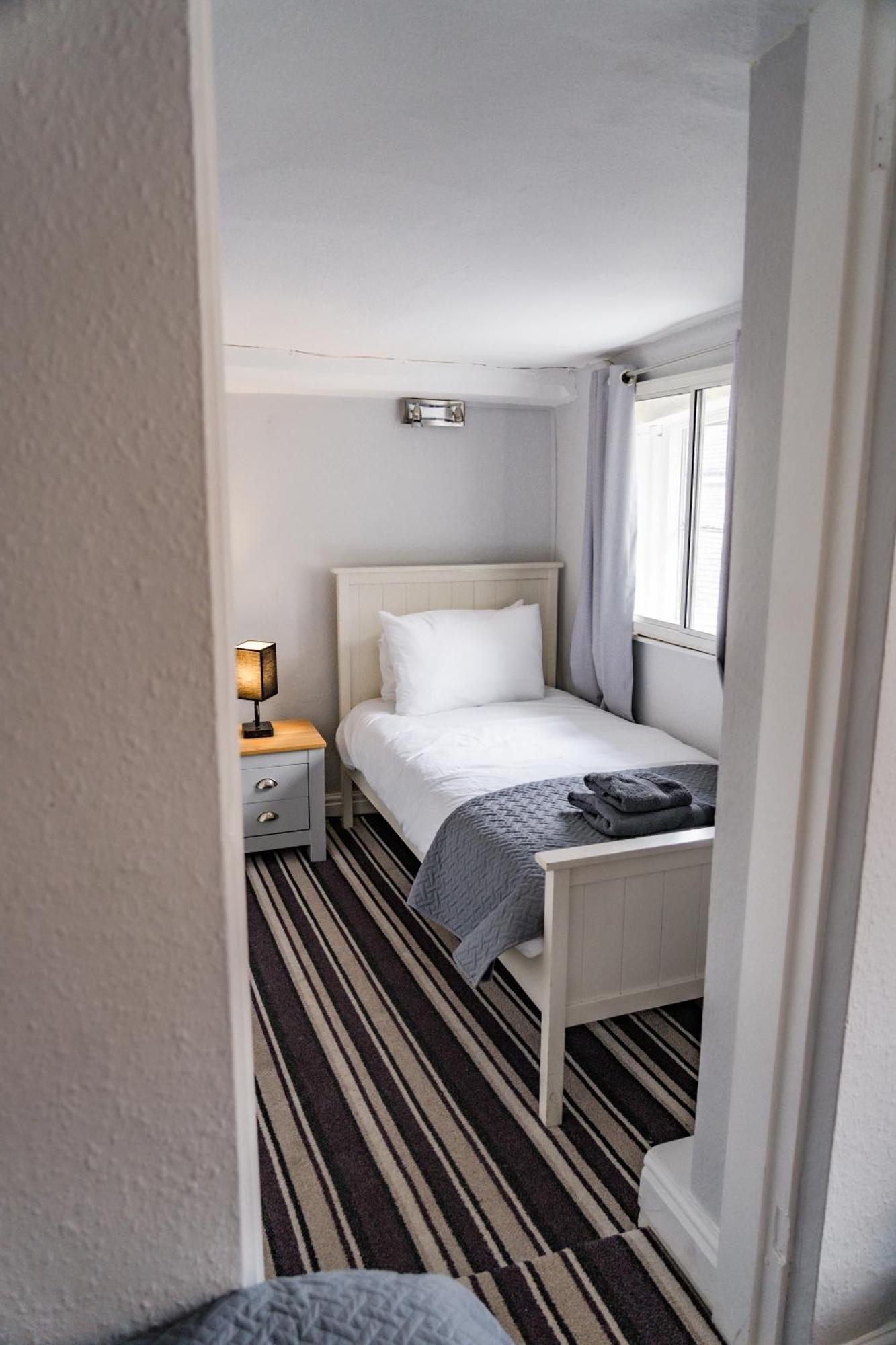 The Court Hotel บริดจ์นอร์ท ภายนอก รูปภาพ
